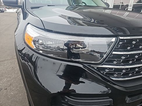 Used 2024 Ford Explorer XLT image 7