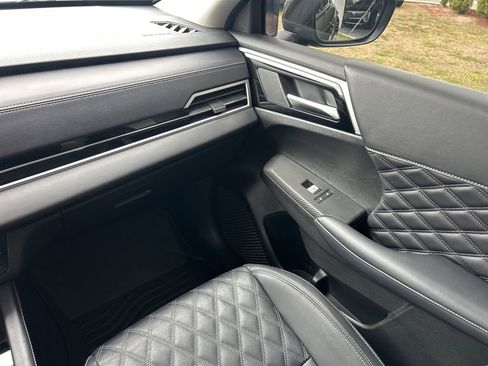 Used 2024 Mitsubishi Outlander SEL image 17