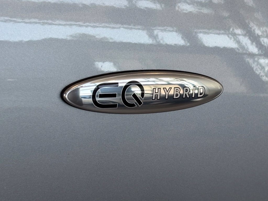Used 2025 Mercedes-Benz GLC 350e 4MATIC image 10