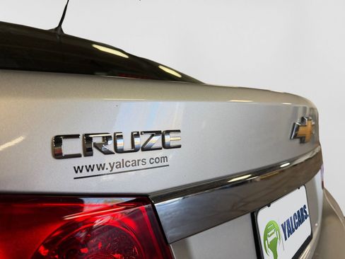 Used 2013 Chevrolet Cruze LTZ w/ Enhanced Safety Package FWD image 11