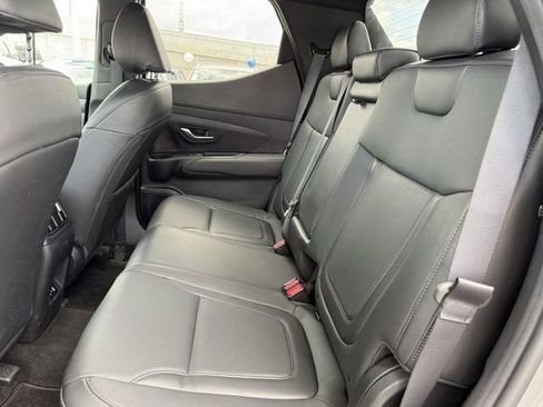 Used 2025 Hyundai Santa Cruz SEL FWD image 24