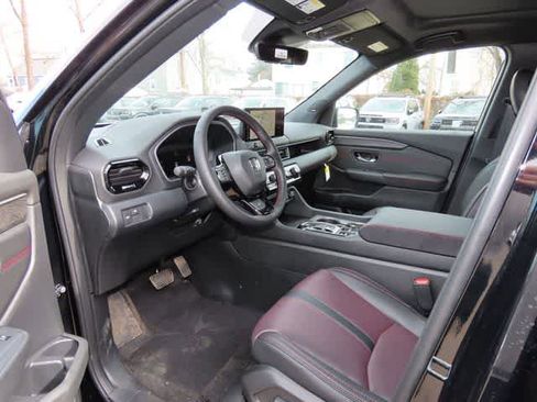 New 2026 Honda Pilot Black Edition image 2