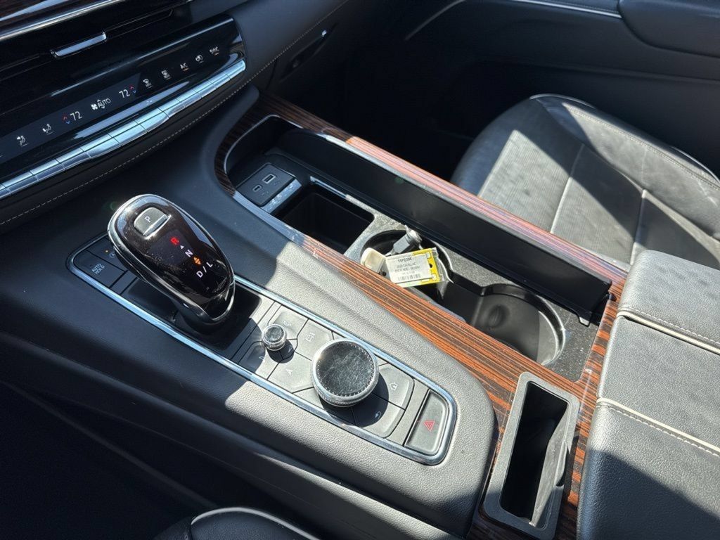 Used 2023 Cadillac Escalade Premium Luxury AWD/4WD image 40