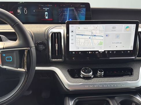 Used 2025 Ford Expedition Tremor image 15