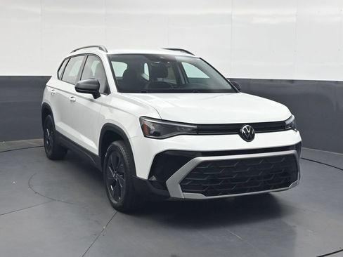 Used 2025 Volkswagen Taos S FWD image 2