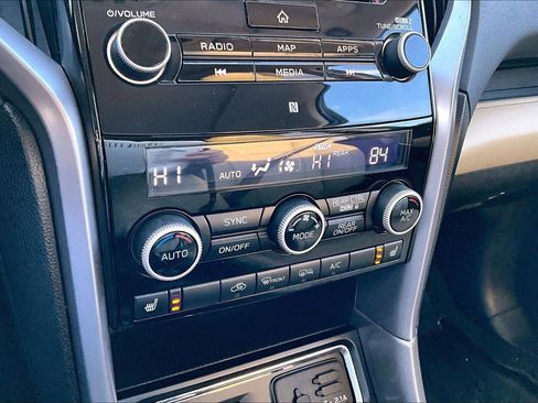 Used 2022 Subaru Ascent Limited w/ Technology Package image 27