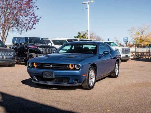 Used 2023 Dodge Challenger SXT image 3