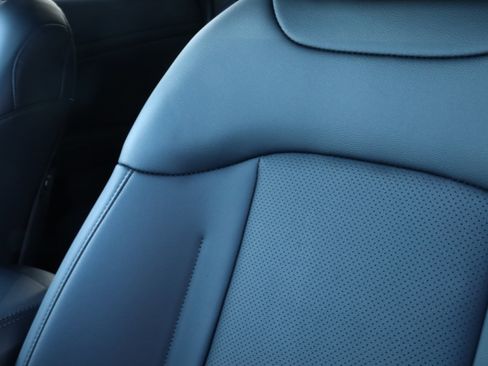 Used 2025 Kia Sportage EX image 31