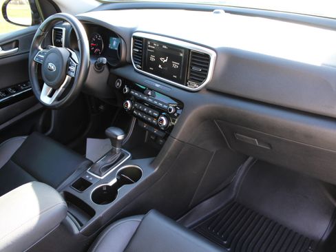 Used 2020 Kia Sportage EX image 25
