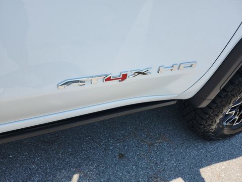 Used 2026 GMC Sierra 2500 AT4X AWD/4WD image 7