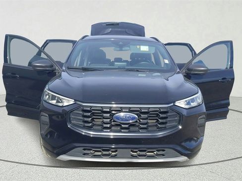 Used 2024 Ford Escape ST-Line image 9