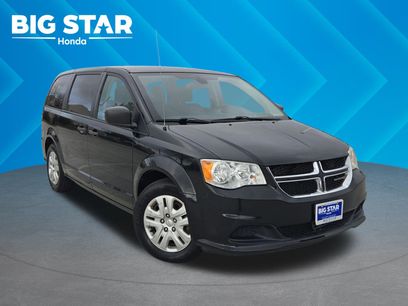 Used 2019 Dodge Grand Caravan SE w/ UConnect Hands-Free Group