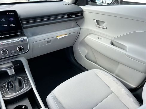 New 2026 Hyundai Kona SE image 15