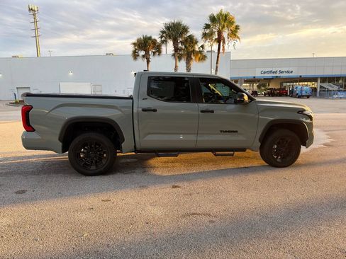 Used 2025 Toyota Tundra SR5 w/ SR5 Convenience Package AWD/4WD image 6