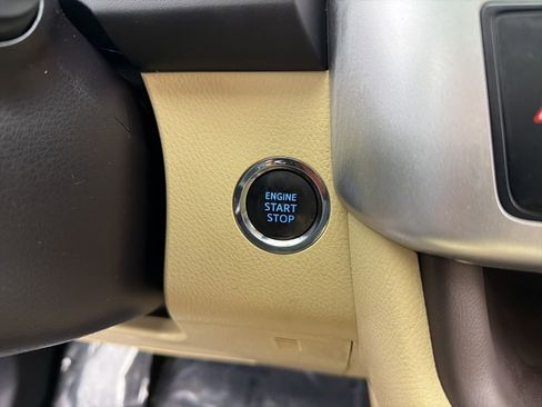 Used 2017 Toyota Highlander XLE image 19