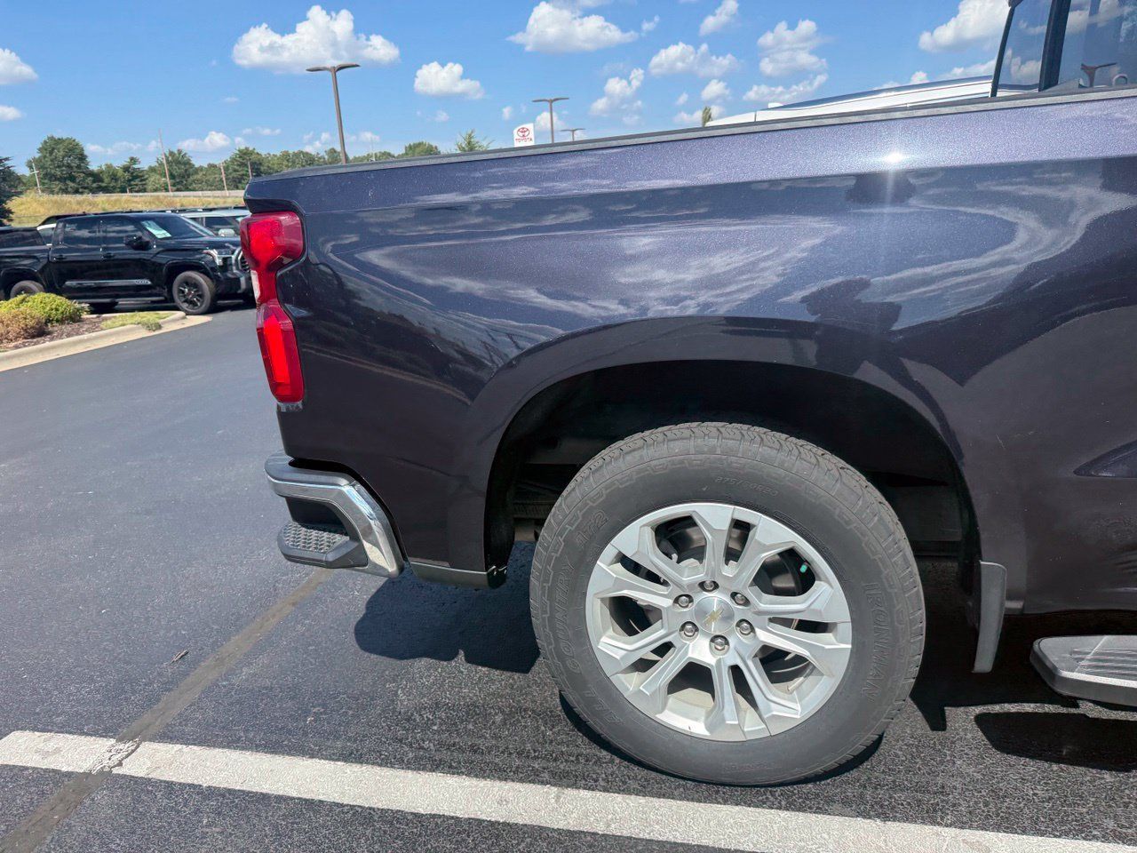 Used 2023 Chevrolet Silverado 1500 LTZ w/ LTZ Convenience Package II AWD/4WD image 4