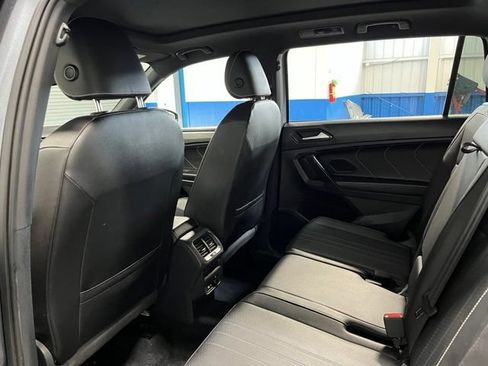 Used 2022 Volkswagen Tiguan SE R-Line FWD image 17