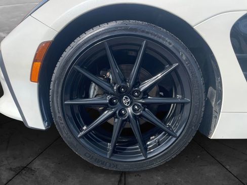 Used 2023 Toyota GR86 Premium w/ ALL Weather Mat Package (TMS) image 14