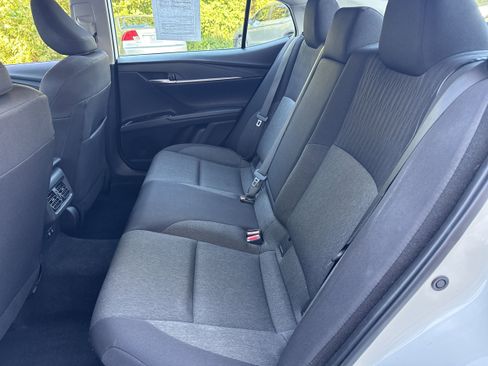 Used 2025 Toyota Camry SE image 8