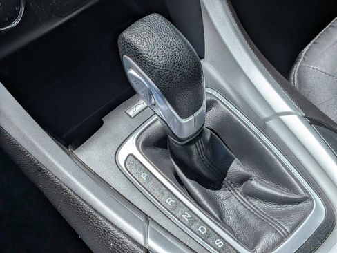 Used 2015 Ford Fusion SE FWD image 25