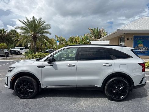 Used 2023 Kia Sorento SX AWD/4WD image 2