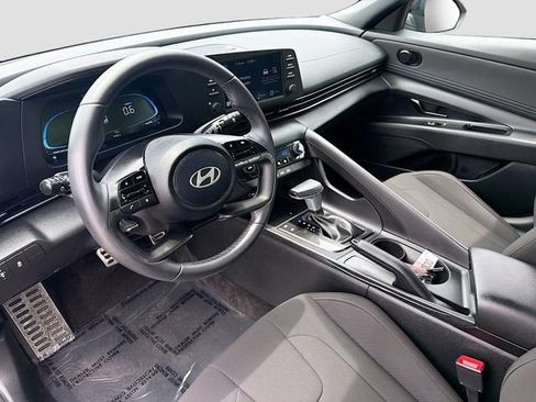 Certified 2025 Hyundai Elantra Sport FWD image 9