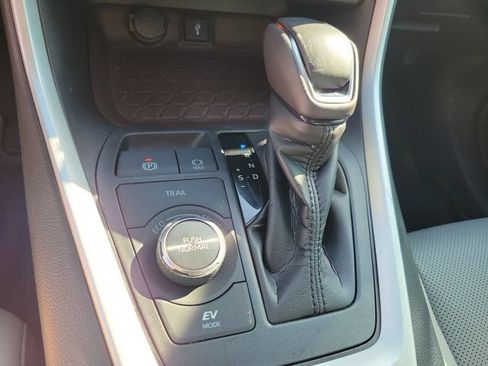 Used 2020 Toyota RAV4 Limited w/ Limited Grade Weather Package AWD/4WD image 30