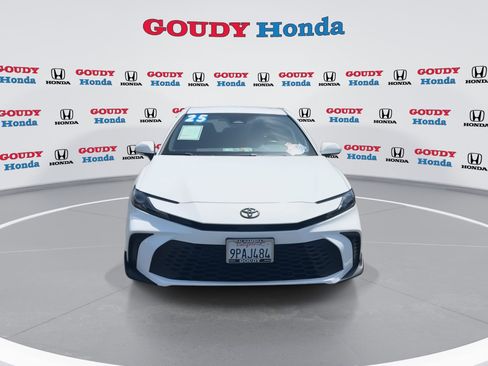 Used 2025 Toyota Camry SE w/ Convenience Package FWD image 3