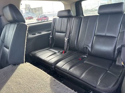 Used 2013 Chevrolet Suburban LT image 24