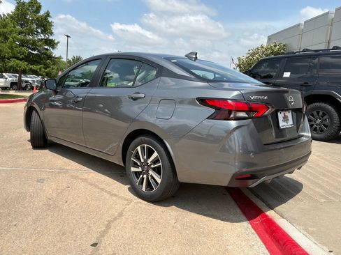 Used 2025 Nissan Versa SV FWD image 8