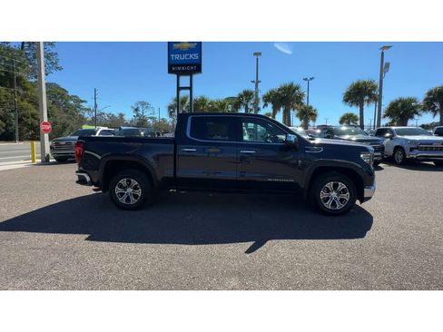 Certified 2025 GMC Sierra 1500 SLT image 9