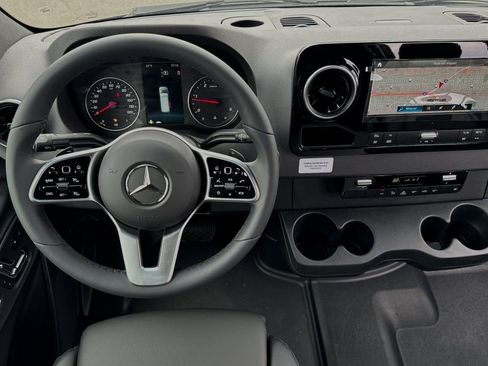 Used 2024 Mercedes-Benz Sprinter 3500 image 13