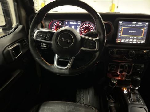 Used 2020 Jeep Gladiator Mojave w/ Dual Top Group AWD/4WD image 11