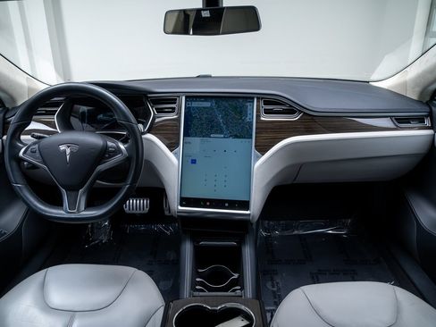 Used 2014 Tesla Model S 85 RWD image 8