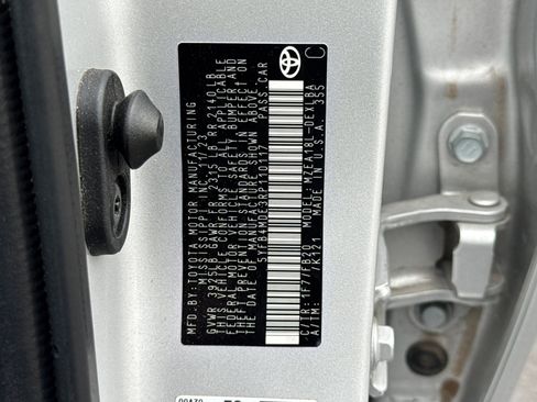 Used 2024 Toyota Corolla LE FWD image 40