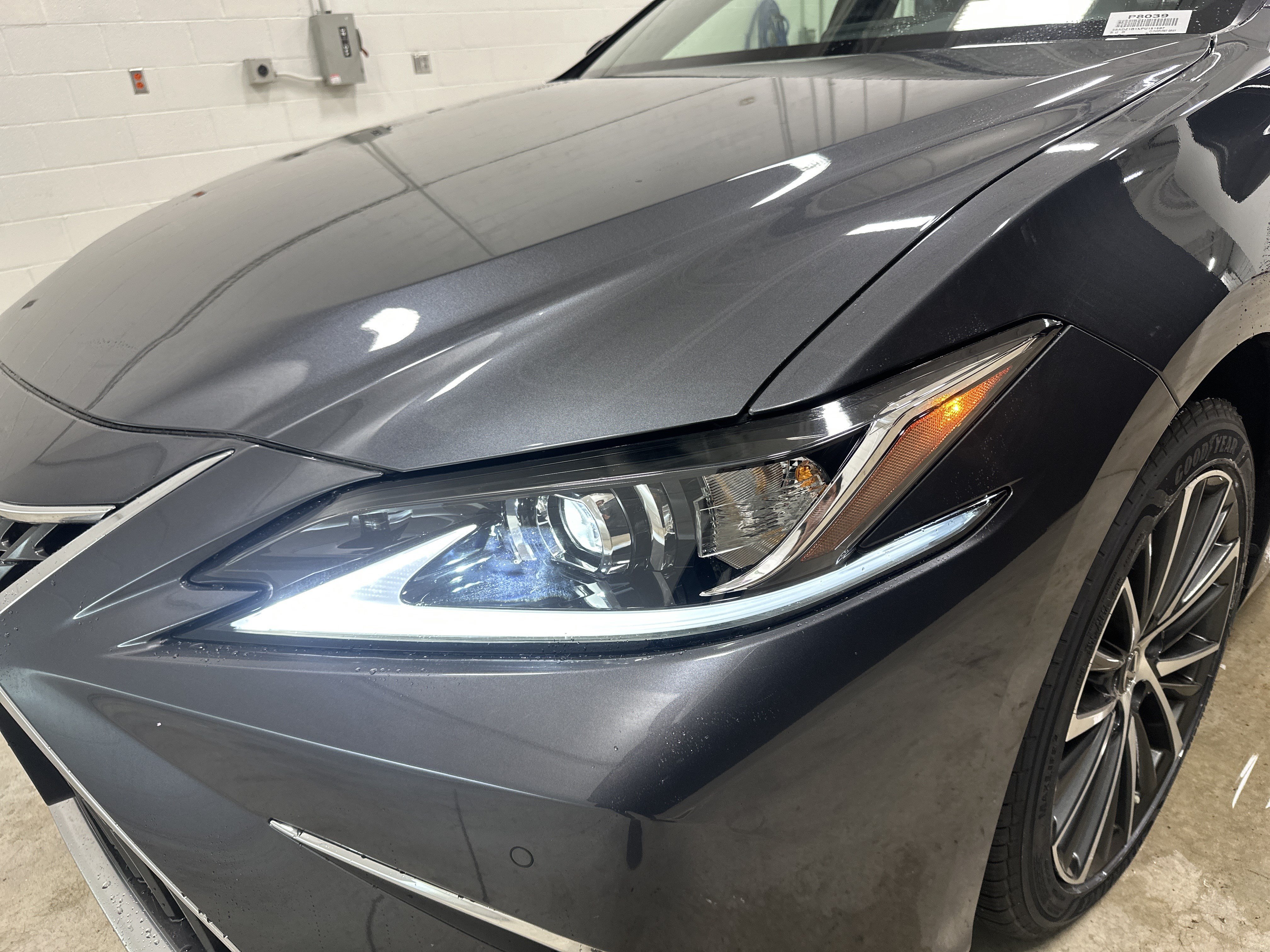 Certified 2023 Lexus ES 350 w/ Premium Package FWD image 6