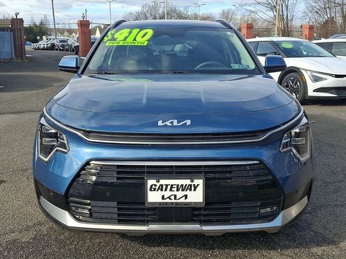 Certified 2024 Kia Niro SX Touring image 2