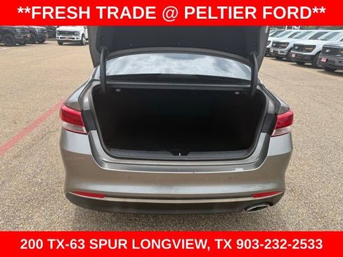 Used 2018 Kia Optima LX FWD image 22