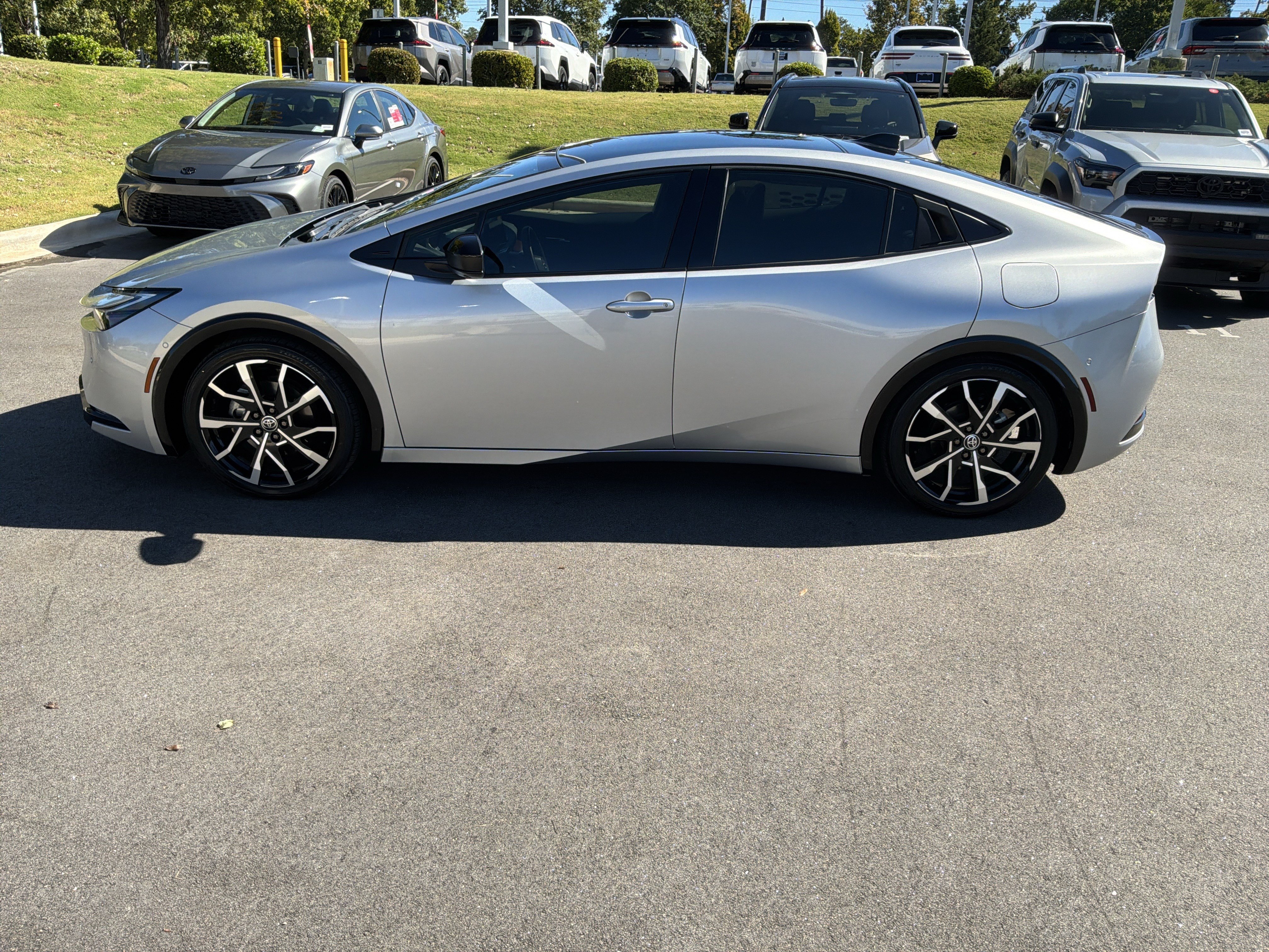 Used 2025 Toyota Prius Plug-In Hybrid w/ Limited Premium Package FWD image 7
