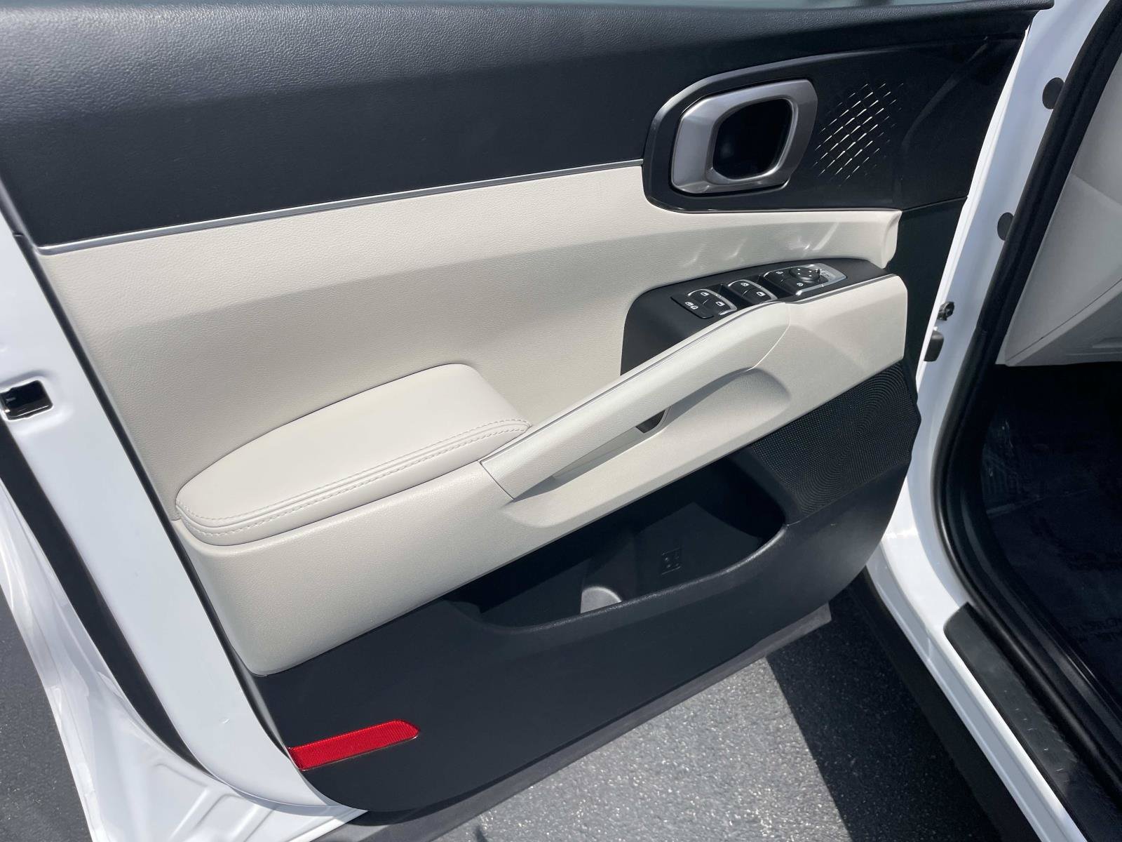 Used 2025 Kia Sorento S w/ Panoramic Sunroof Package FWD image 16