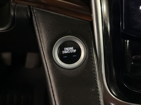 Used 2016 Cadillac Escalade ESV Luxury AWD/4WD image 23