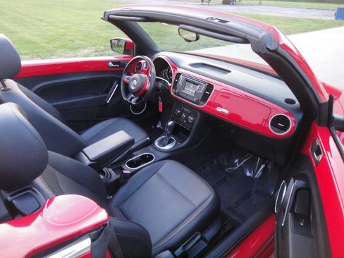 Used 2016 Volkswagen Beetle 1.8T S image 8