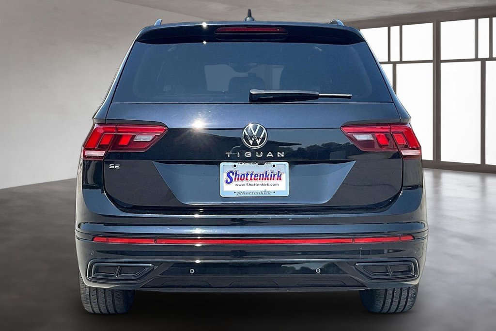 Used 2023 Volkswagen Tiguan SE R-Line FWD image 5