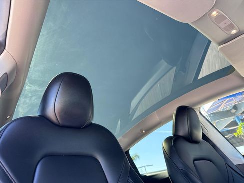 Used 2024 Tesla Model Y Long Range image 16