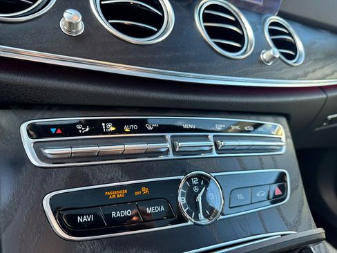 Used 2020 Mercedes-Benz E 350 4MATIC Sedan image 32