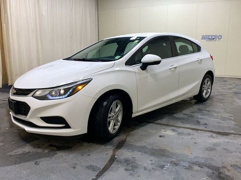 Used 2018 Chevrolet Cruze LT image 7