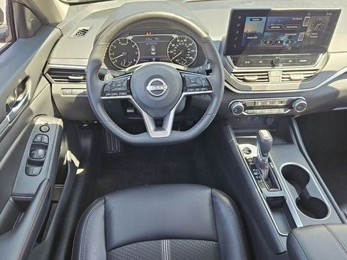 Used 2026 Nissan Altima 2.5 SR FWD image 13