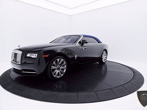 Used 2019 Rolls-Royce Dawn RWD image 12
