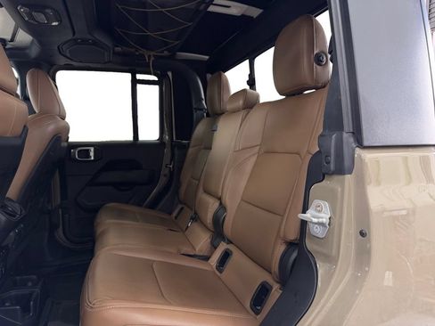 Used 2020 Jeep Gladiator Rubicon AWD/4WD image 15