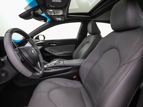 Used 2020 Toyota Avalon Limited w/ All Weather Liner Package FWD image 11